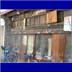 old-store-in-nishinariku-osaka.JPG
