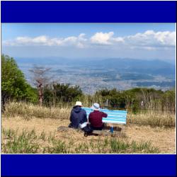 picnic-on-top-of-katsuragi-mountain.JPG