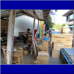 selling-bamboo-products-kyoto.JPG