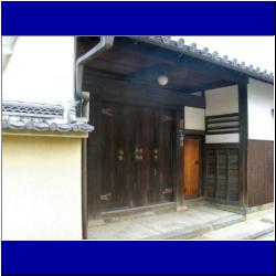 traditional-japanese-house-gate.JPG
