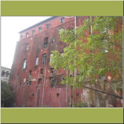 yangon-old-building-trashy1.jpg