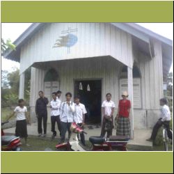 svay-rieng-church-people.jpg