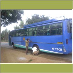 flat-tire-near-bangalore.JPG