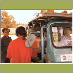 loaded-tuk-tuk-to-vientiane.jpg