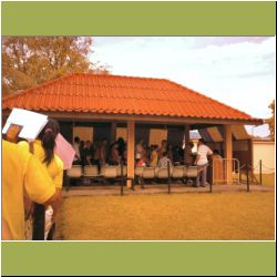 thai-embassy-visa-line-vientiane.jpg