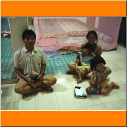 yy-family-worship.jpg