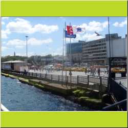 eminonu-ferry-terminal.JPG