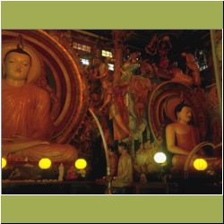 funky-buddhas.JPG