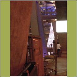 bangkok-airport-christmas-tree.jpg