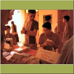 selling-books-chaing-mai.jpg