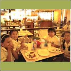 bowling-day-eating-lunch1.jpg
