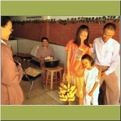 t-bananas-phrao.jpg