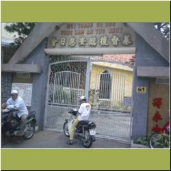 outside-chinese-church.jpg